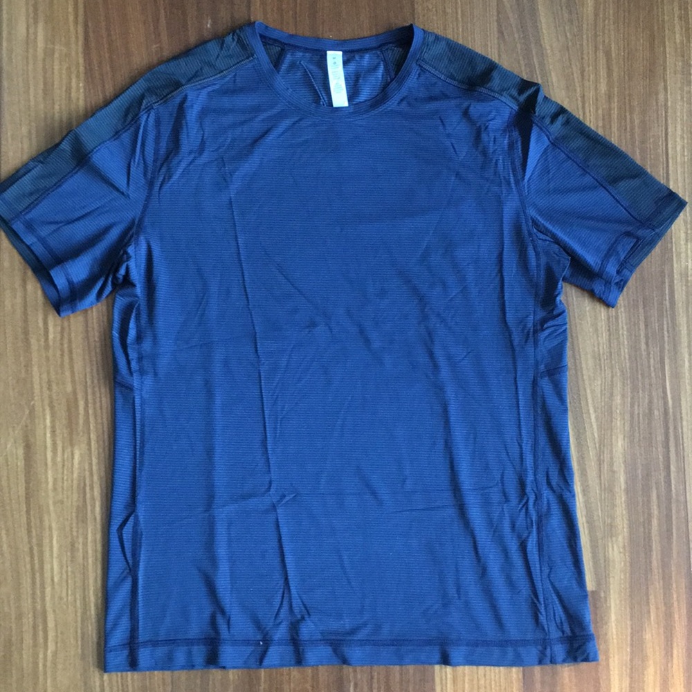 Lululemon Silverescent metal vent shirt mens